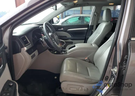 2015 Toyota Highlander Xle z USA, uszkodzony, nr VIN 5TDKKRFH0FS104062